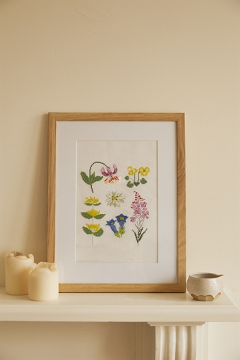 MINDFUL MAKING - THE MEADOW FLOWERS fra DMC